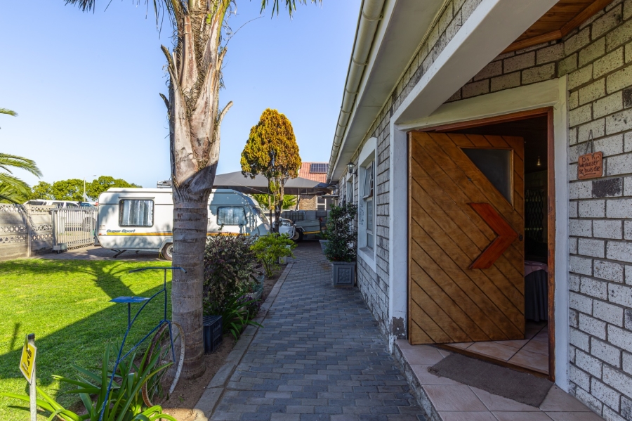 3 Bedroom Property for Sale in Laaiplek Western Cape